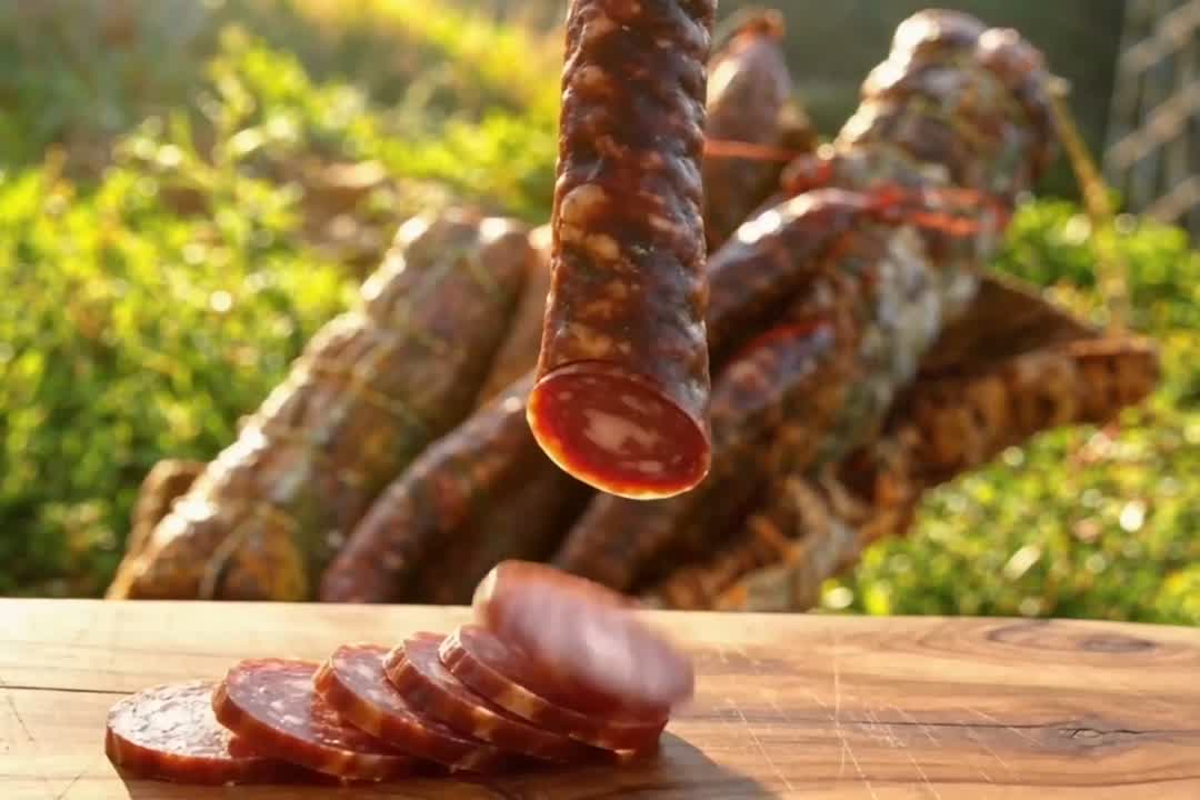 Saucisson de sanglier tranché